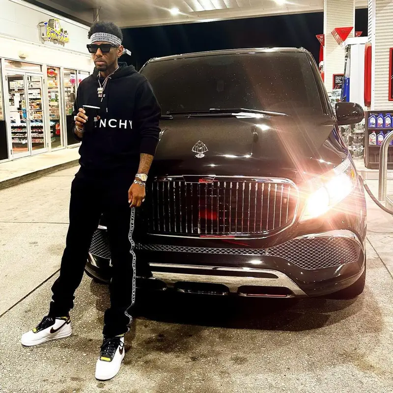 Fabolous outfit in Nike and Givenchy, 2022