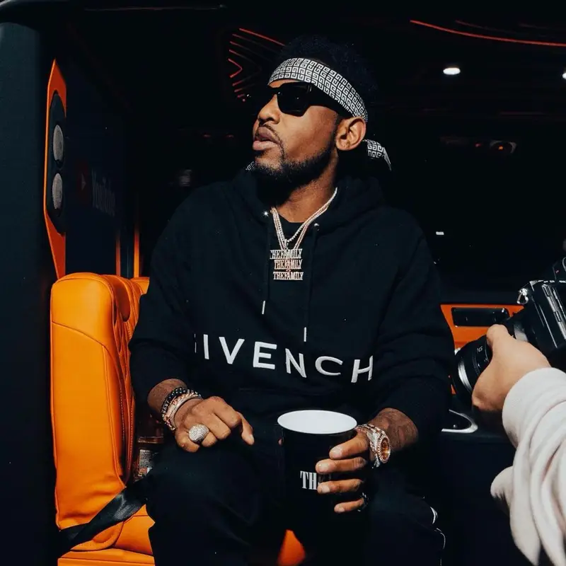 Fabolous outfit in Nike and Givenchy, 2022