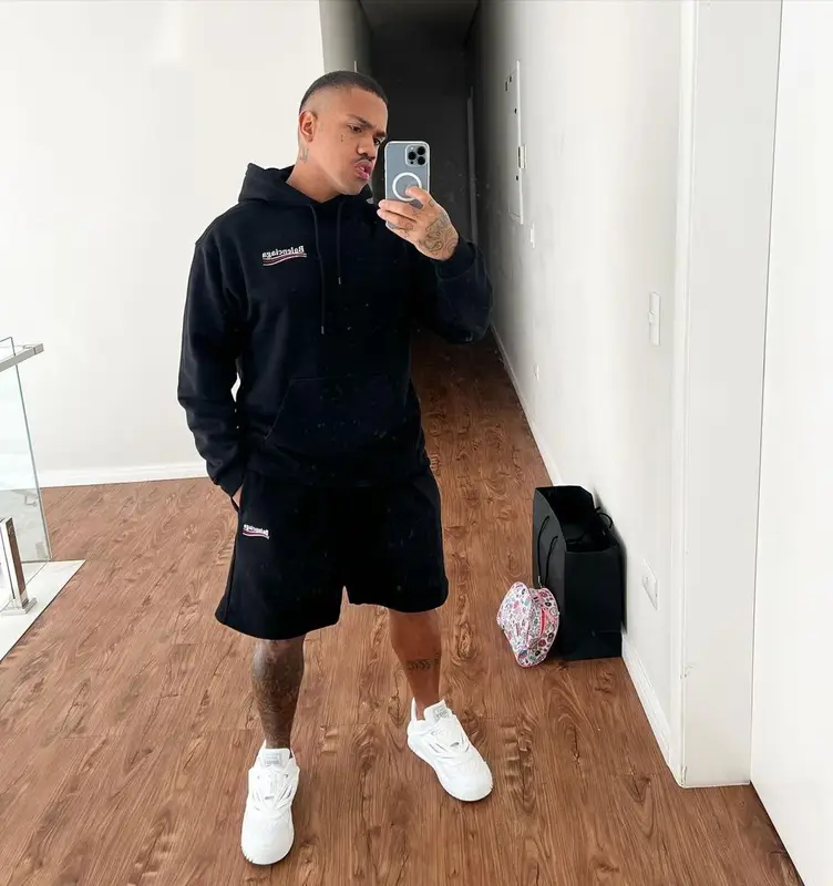 MC Davi outfit in Balenciaga and Versace, 2022