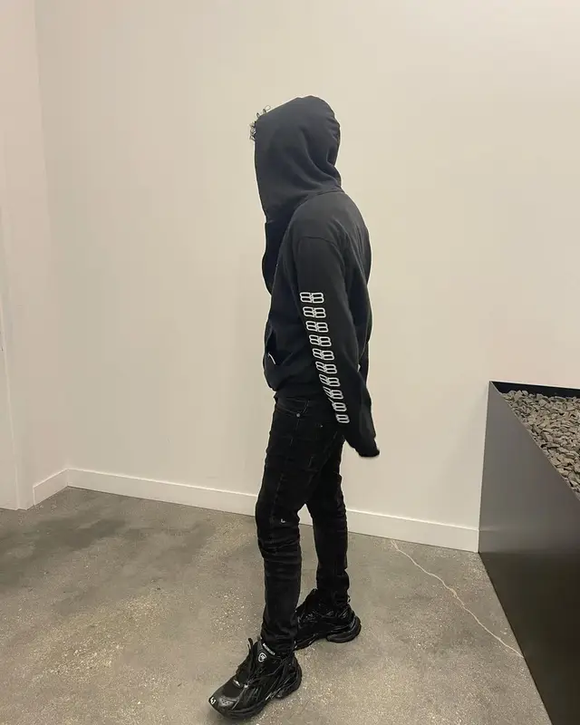 Riot outfit in Balenciaga and Ksubi, 2022