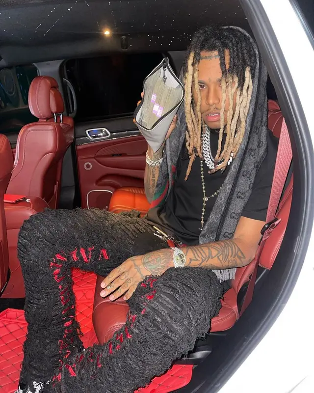 Lil Gnar outfit in Valabasas, Balenciaga, and Gucci, 2022
