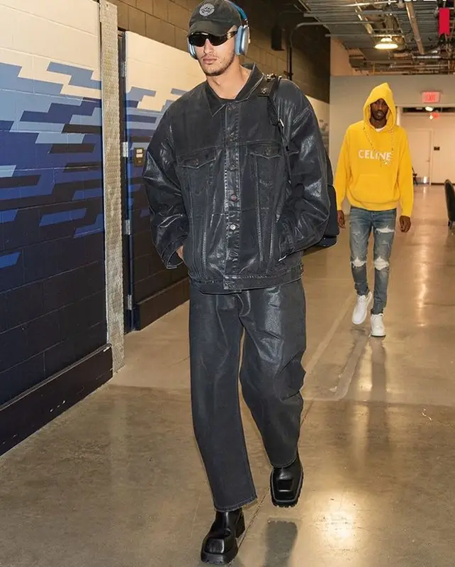 Kyle Kuzma outfit in Balenciaga and Apple, 2022