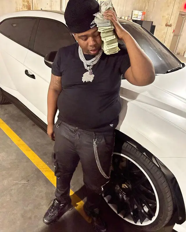 Big30 outfit in Paper Planes and Balenciaga, 2022