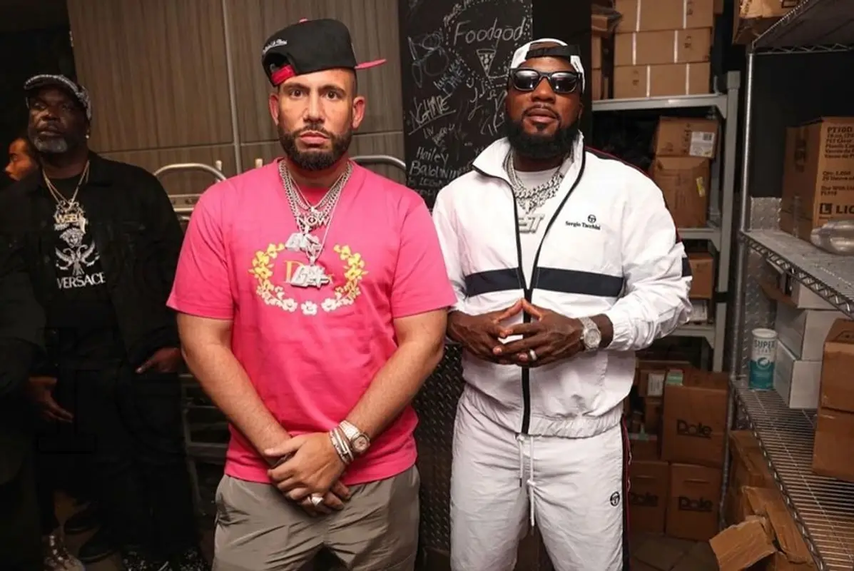 Jeezy outfit in Off-White and Sergio Tacchini, 2022