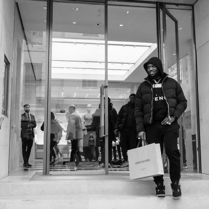 Headie One outfit in Givenchy and Jordan, 2022