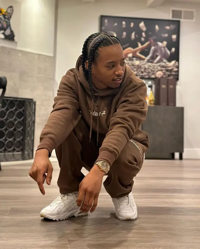 Pressa outfit in Sinclair, Nike, and Drake Merch, 2022