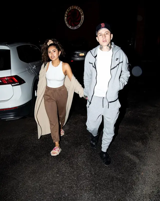 VicBlends outfit in Nike and Birkenstock, 2022