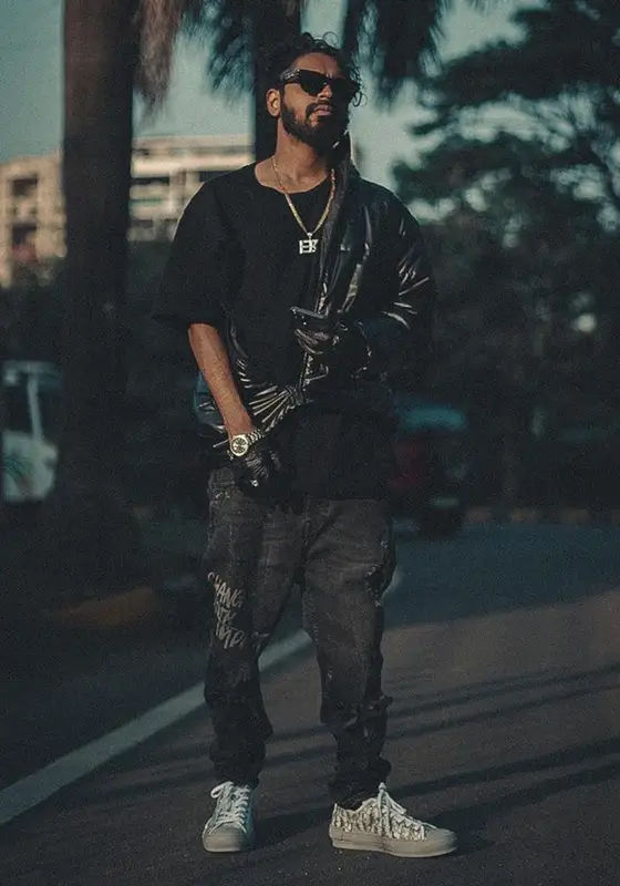 Emiway Bantai outfit in Louis Vuitton, Zara, and Dior, 2022