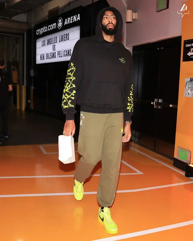 Anthony Davis outfit in Amiri, Palm Angels, and Goyard, 2022