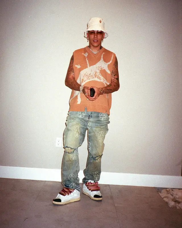 Sfera Ebbasta outfit in Lanvin and Untitled Artworks, 2022