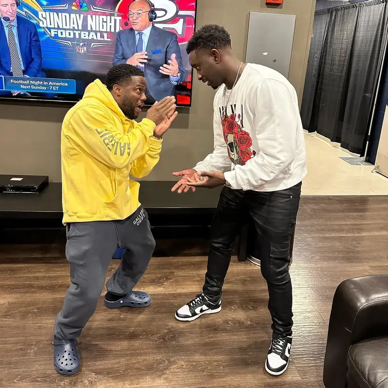 Kevin Hart outfit in Gallery Dept. and Crocs, 2022