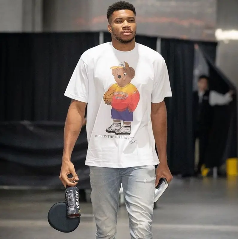 Giannis Antetokounmpo outfit in Do Not Disturb., 2022