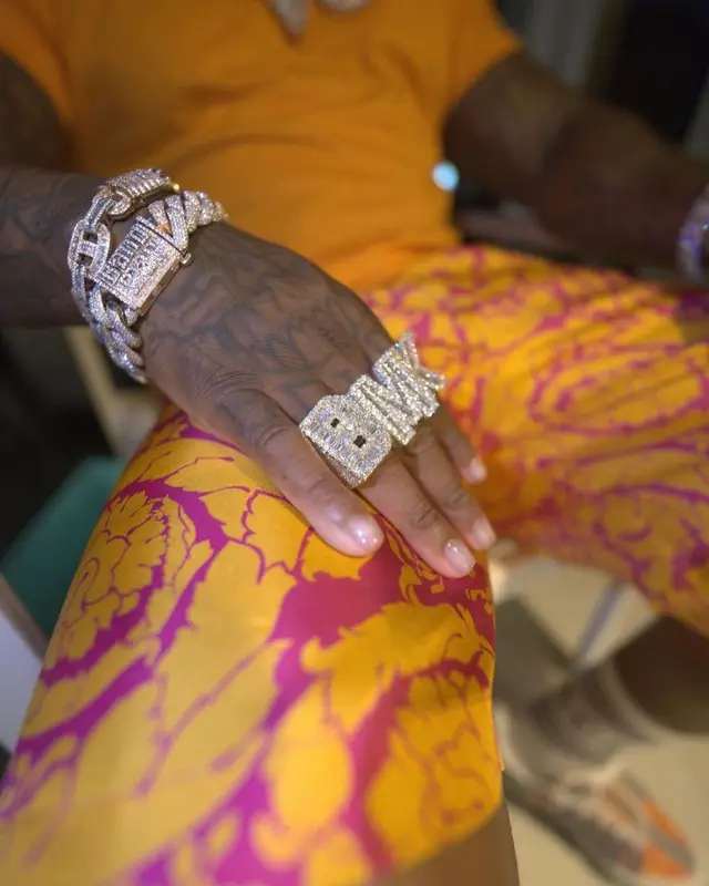 BandMan Kevo outfit in Versace, 2022