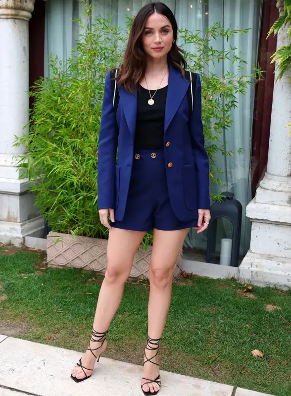 Ana de Armas outfit in Louis Vuitton, Anita Ko, and Gianvito Rossi, 2022