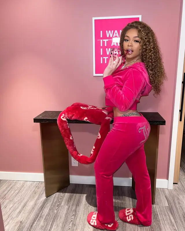 Latto outfit in Juicy Couture and GCDS, 2022