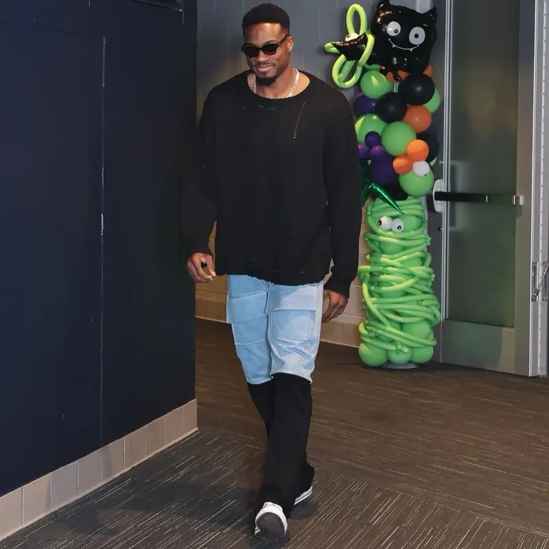 Thanasis Antetokounmpo outfit in Suss, 2022