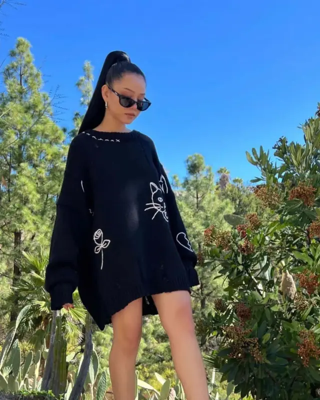 Bella Poarch outfit in Suss, 2022
