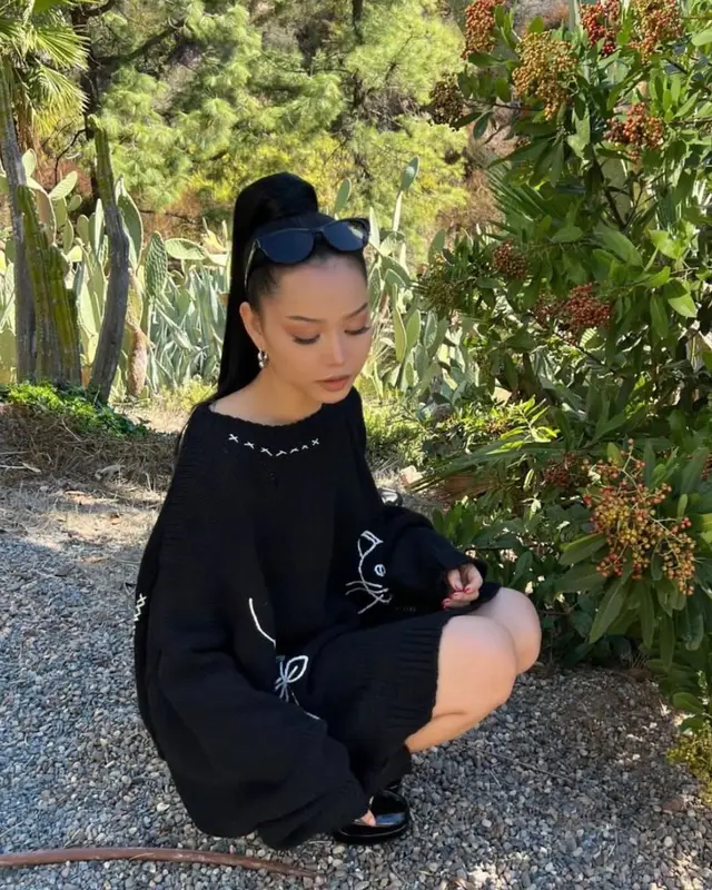 Bella Poarch outfit in Suss, 2022