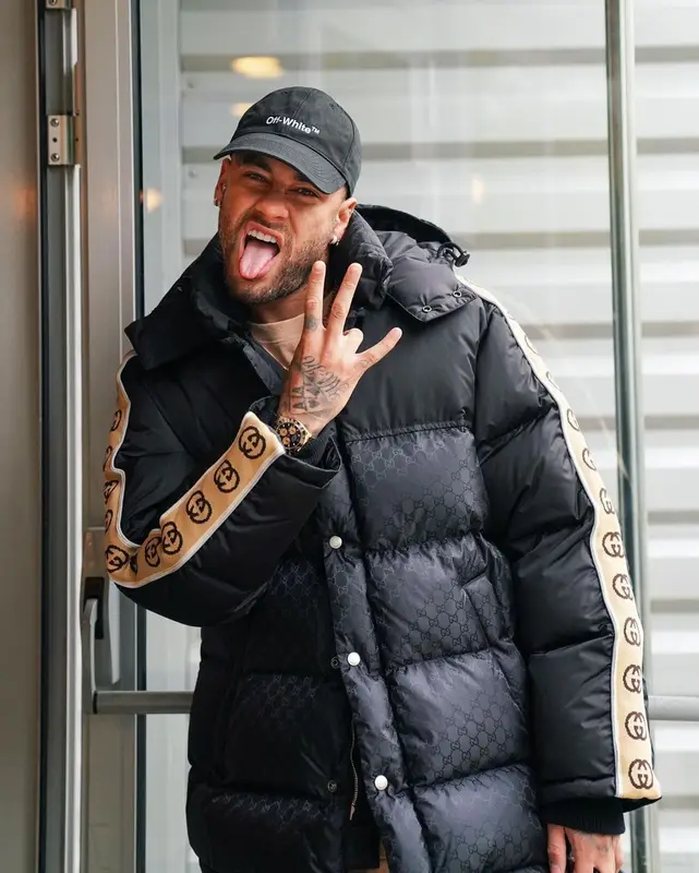 Neymar outfit in Gucci, Dior, and Off-White, 2022