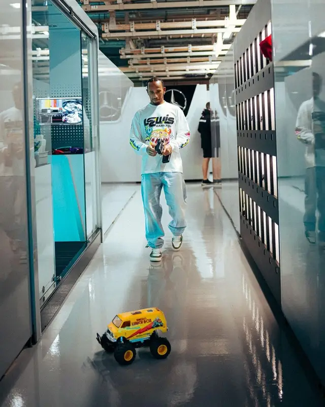 Lewis Hamilton outfit in Takashi Murakami and Plus44, 2022