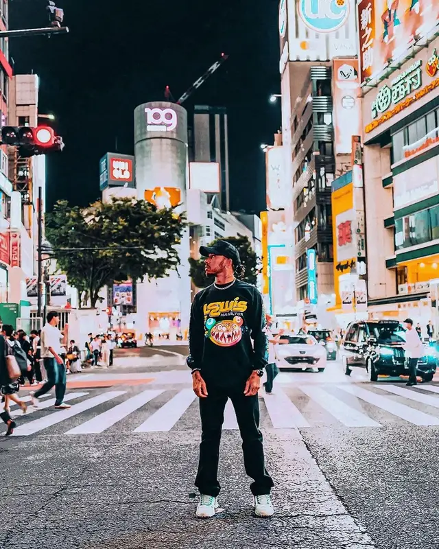 Lewis Hamilton outfit in Takashi Murakami and Plus44, 2022