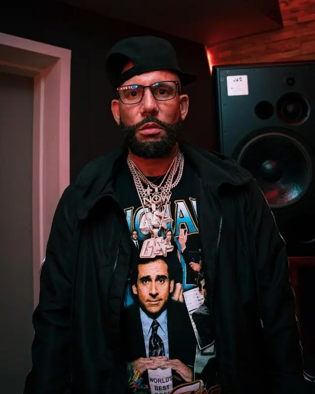 DJ Drama outfit in Off-White and Hermes, 2022