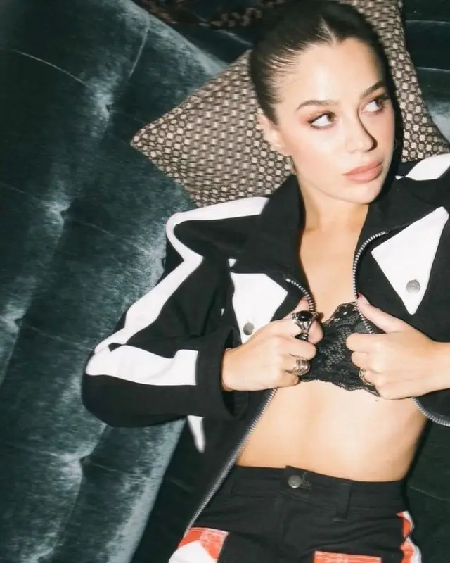 Tessa Brooks outfit in Ian Alexander, 2022