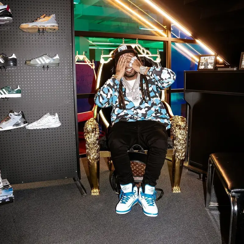 Icewear Vezzo outfit in Amiri, Jordan, and Supreme, 2022