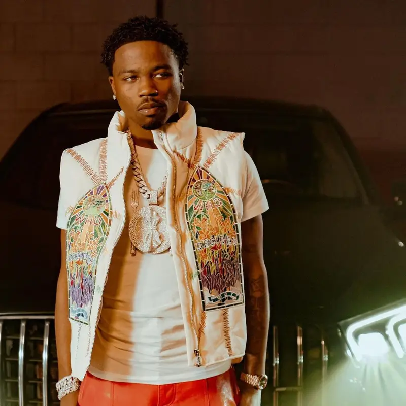 Roddy Ricch outfit in Who Decides War and Bottega Veneta, 2022