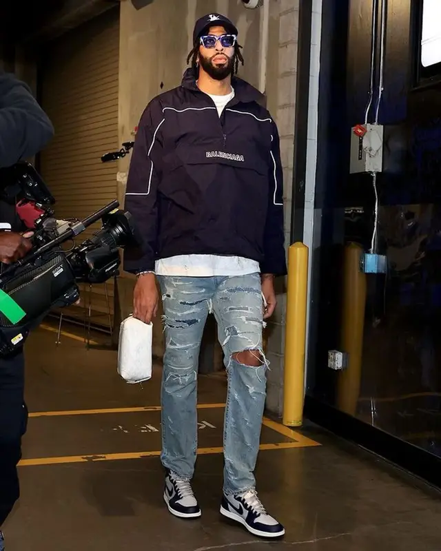 Anthony Davis outfit in Balenciaga, Amiri, and Goyard, 2022