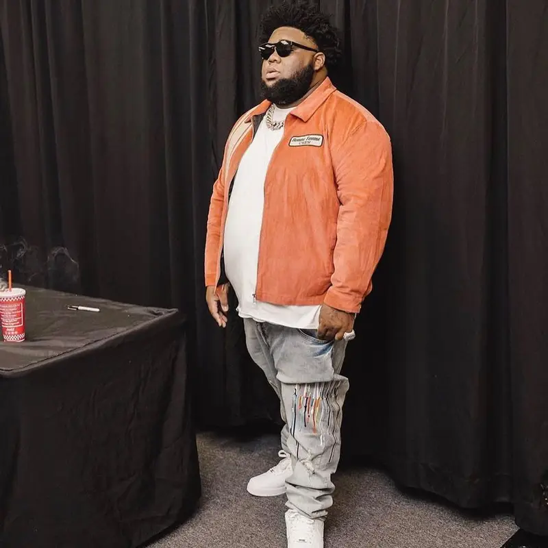 Rod Wave outfit in Homme + Femme, Nike, and Louis Vuitton, 2022