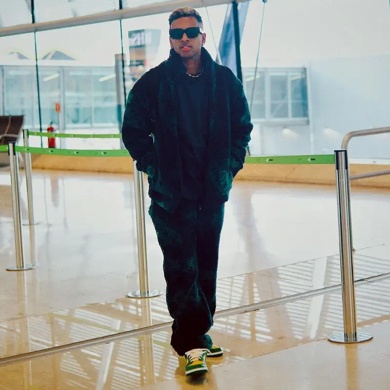Rodrygo outfit in Louis Vuitton, Nike, and Off-White, 2022
