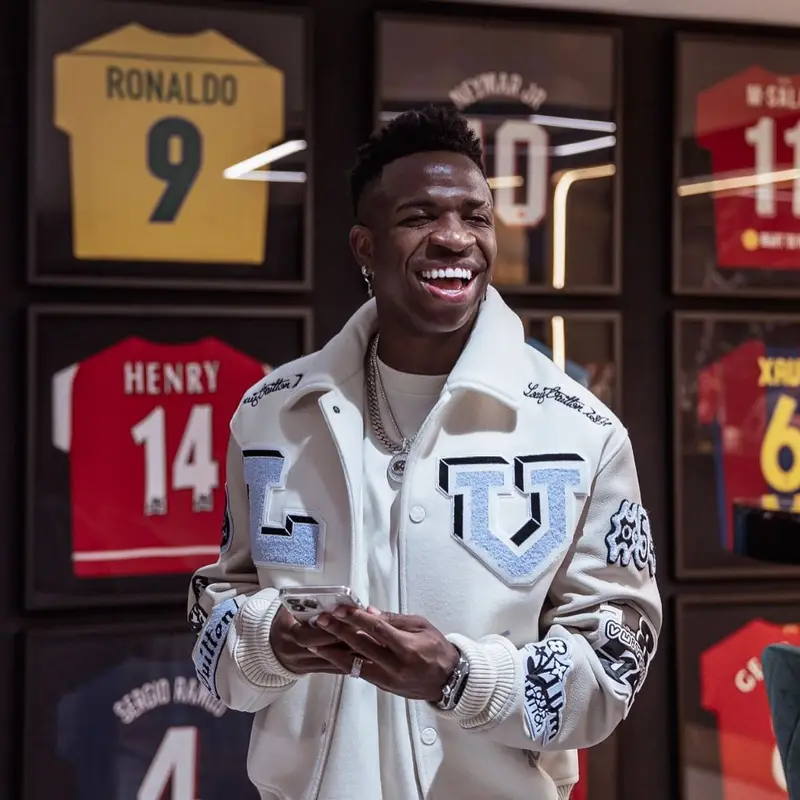 Vinicius Jr outfit in Louis Vuitton, Balenciaga, and Nike, 2022
