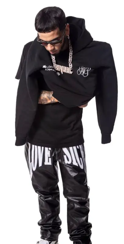 Anuel AA outfit in Lovesick, 2022