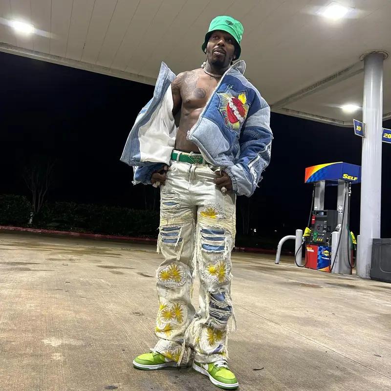 Sauce Walka outfit in Who Decides War, Nike, and Prada, 2022