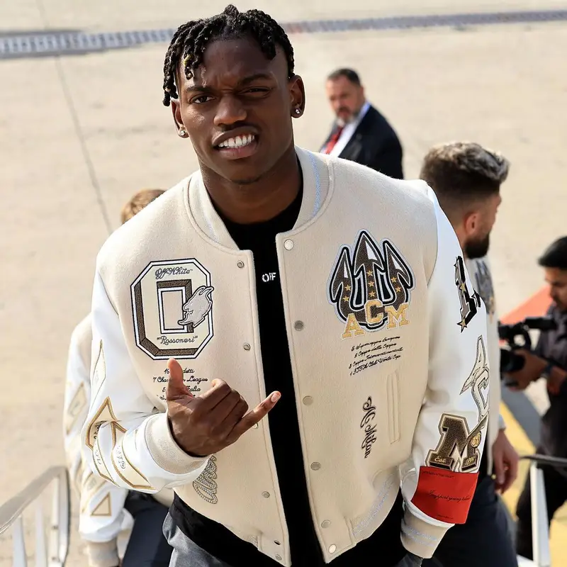 Rafael Leao outfit in Off-White and AC Milan, 2022