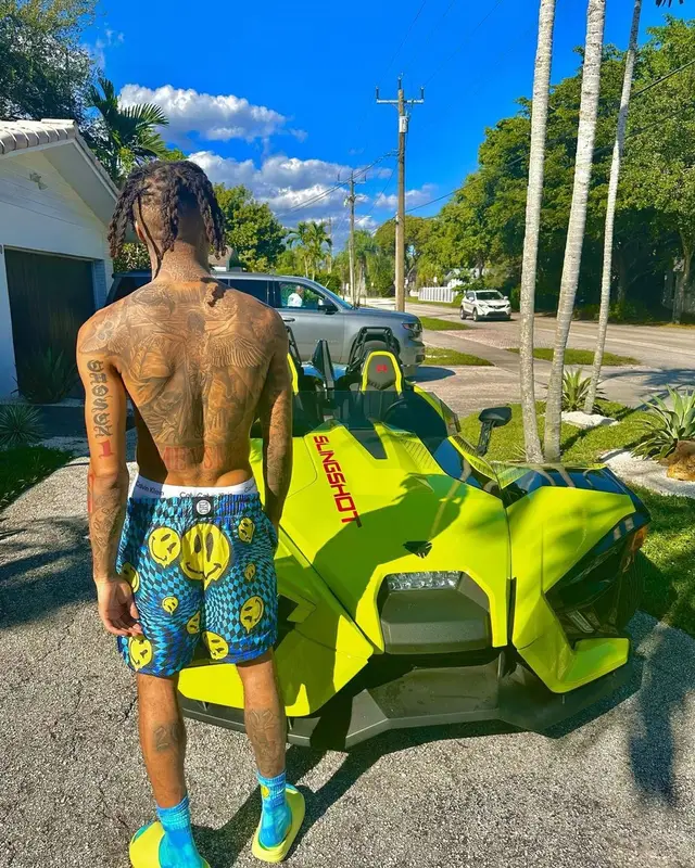 NLE Choppa outfit in PSD, Calvin Klein, and Yeezy, 2022