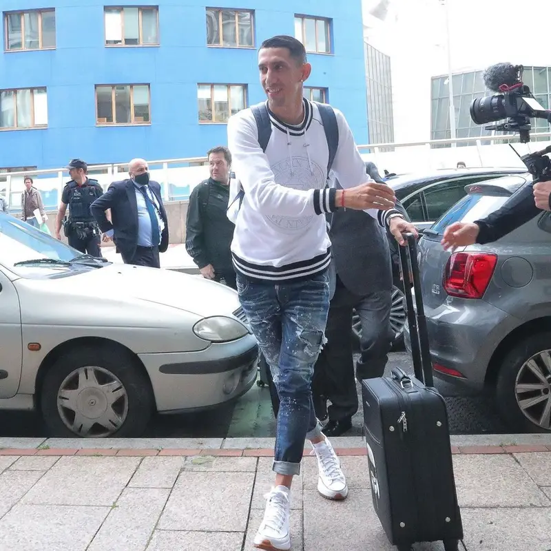 Angel Di Maria outfit in Balmain, Dsquared2, and Converse, 2022