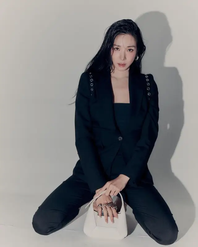 Tiffany Young outfit in Alexander McQueen, 2022