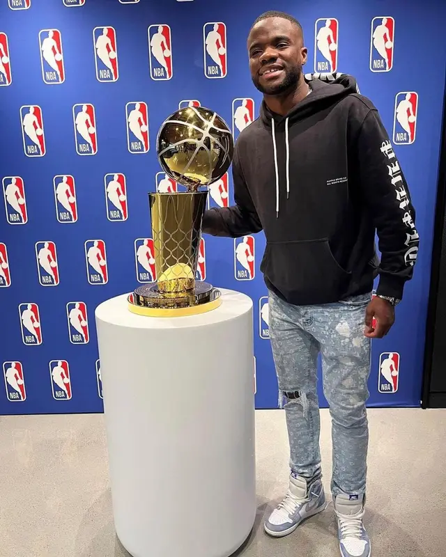 Frances Tiafoe outfit in Purple Brand and Nike, 2022