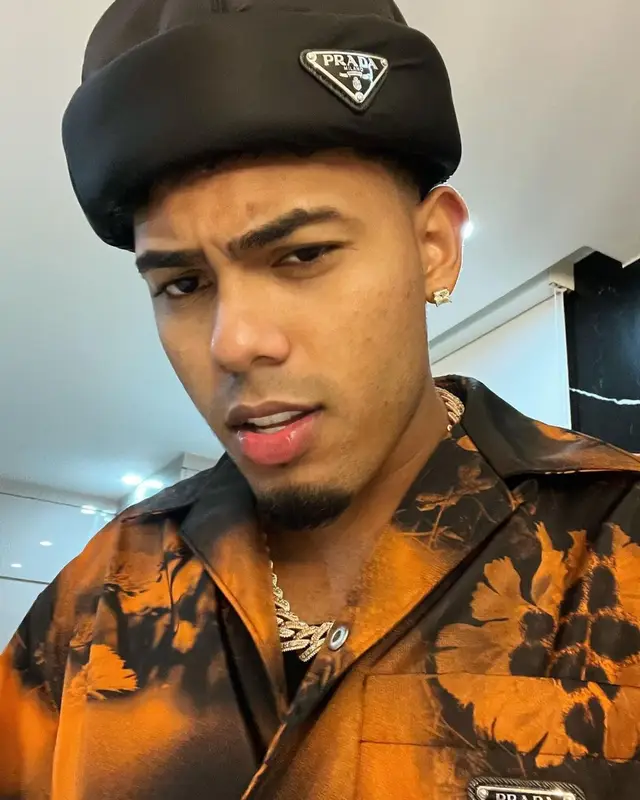 Myke Towers outfit in Nike and Prada, 2022