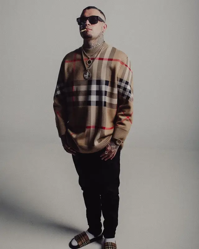 Gera MX outfit in Burberry, 2022