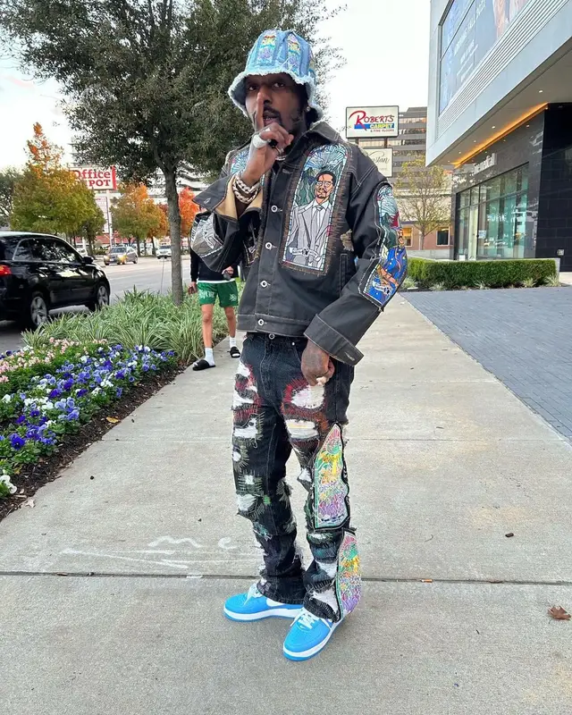 Sauce Walka outfit in Barriers, Nike, and Who Decides War, 2022