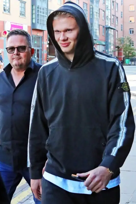 Erling Haaland outfit in Supreme, Nike, and Stone Island, 2022