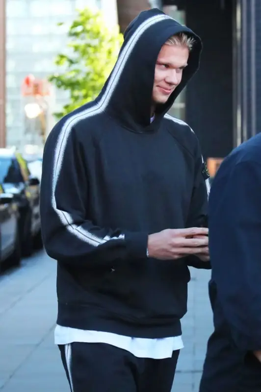 Erling Haaland outfit in Supreme, Nike, and Stone Island, 2022