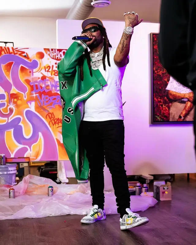 Icewear Vezzo outfit in Avirex, Amiri, and Ray-Ban, 2022