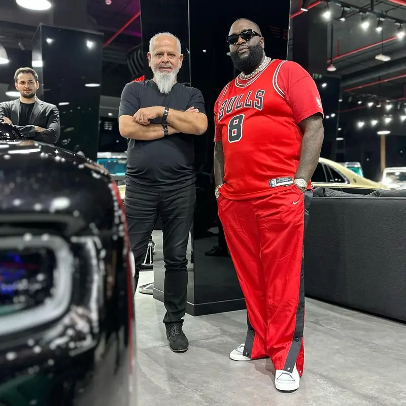 Rick Ross outfit in Nike, Louis Vuitton, and Chicago Bulls, 2022