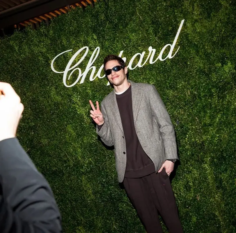 Pete Davidson outfit in Noah and Bonnie Clyde, 2022