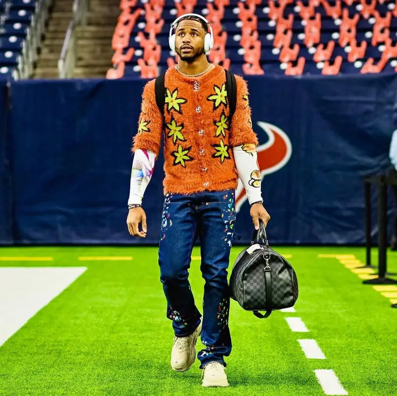 Donovan Peoples-Jones outfit in Chopova Lowena, Golden Denim, and Louis Vuitton, 2022