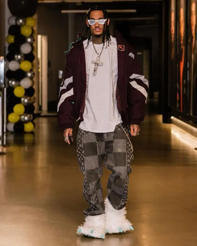 Jordan Clarkson outfit in Louis Vuitton and No Name, 2022